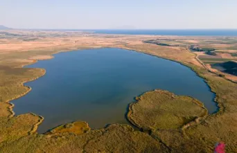 Λίμνη Ισμαρίδα,παλαιότερα Μητρικού ή Μάνα